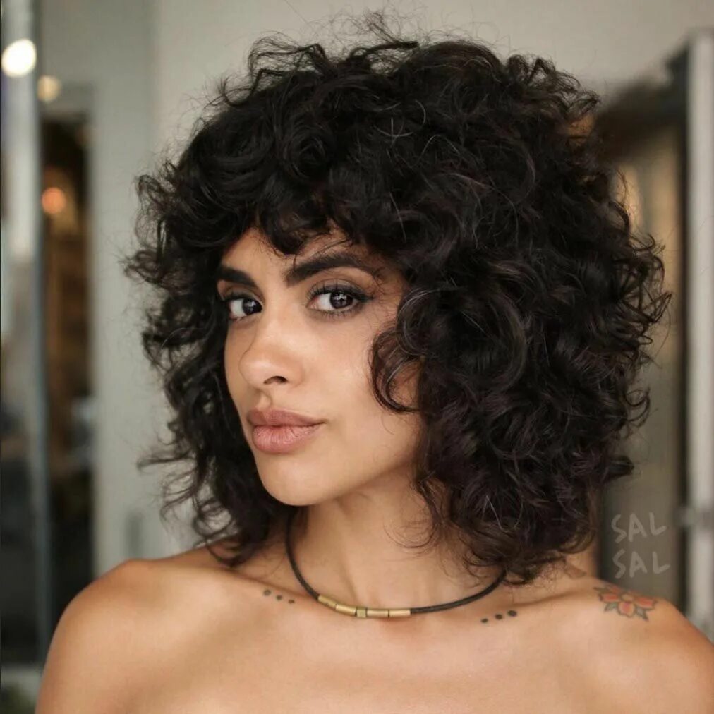 Прическа с кудрявой челкой женская 35 Best Short Brown Hairstyles To Inspire Your Next Cut Curly hair styles, Short