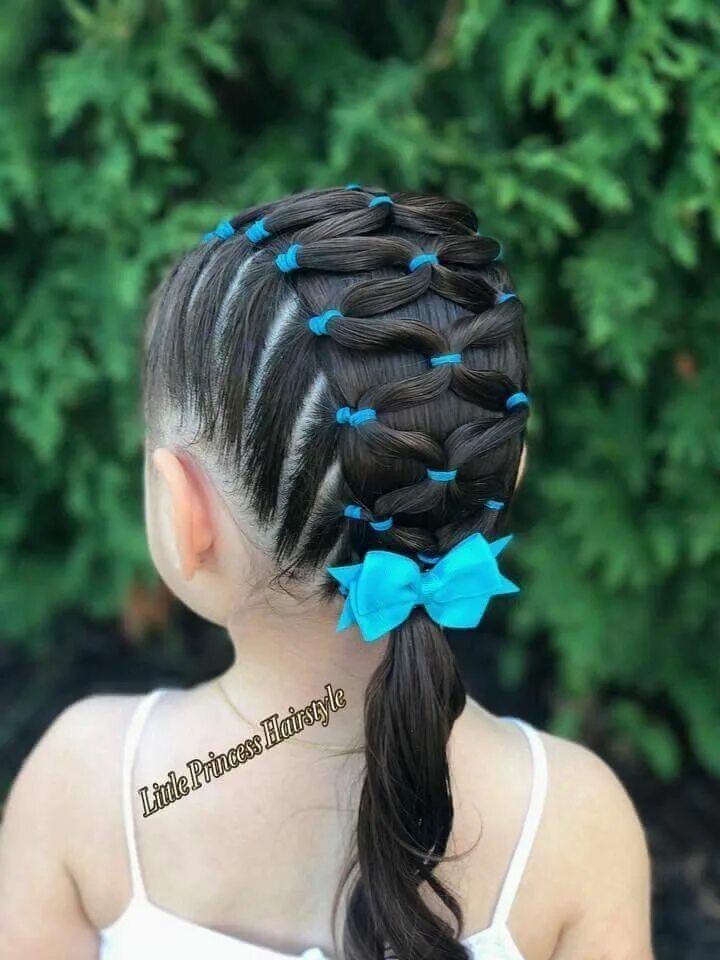 Прическа с лентами для девочки #trenzas para niñas Girl hairstyles, Little girl hairstyles, Toddler hairstyles 