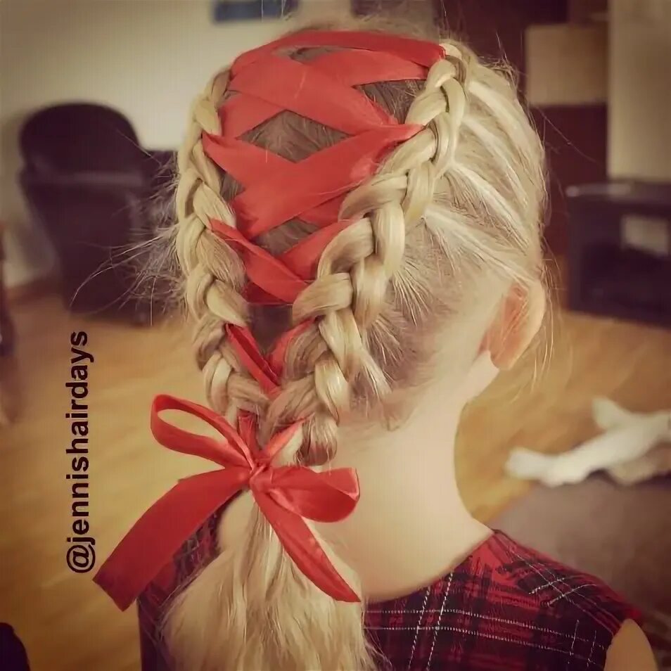 Прическа с лентами для девочки Not too difficult Jenni's hairdays Ribbon hairstyle, Braided hairstyles, Girl ha