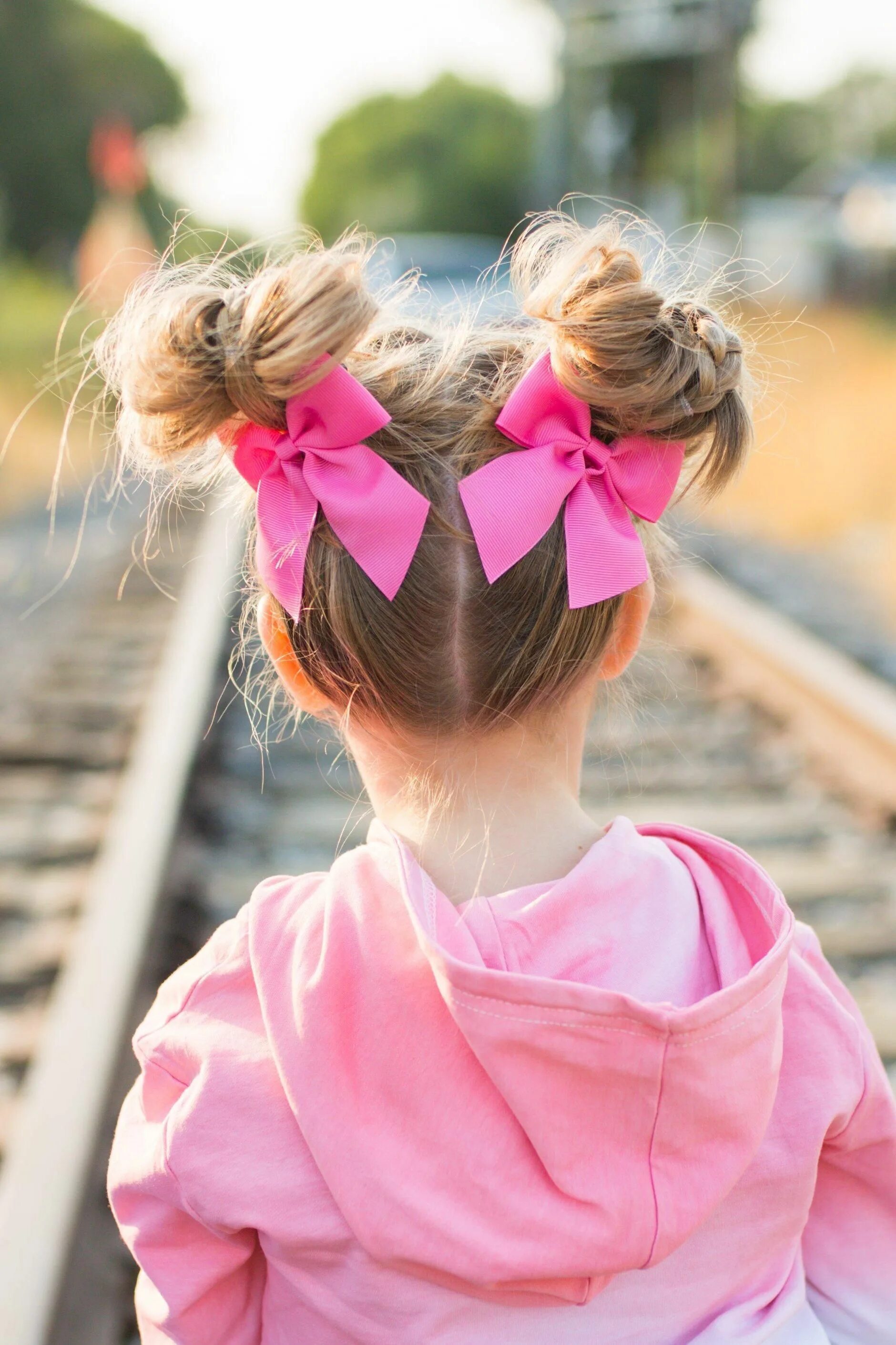 Прическа с маленькими бантиками 2024 3 Girl hair dos, Toddler hair, Baby hairstyles