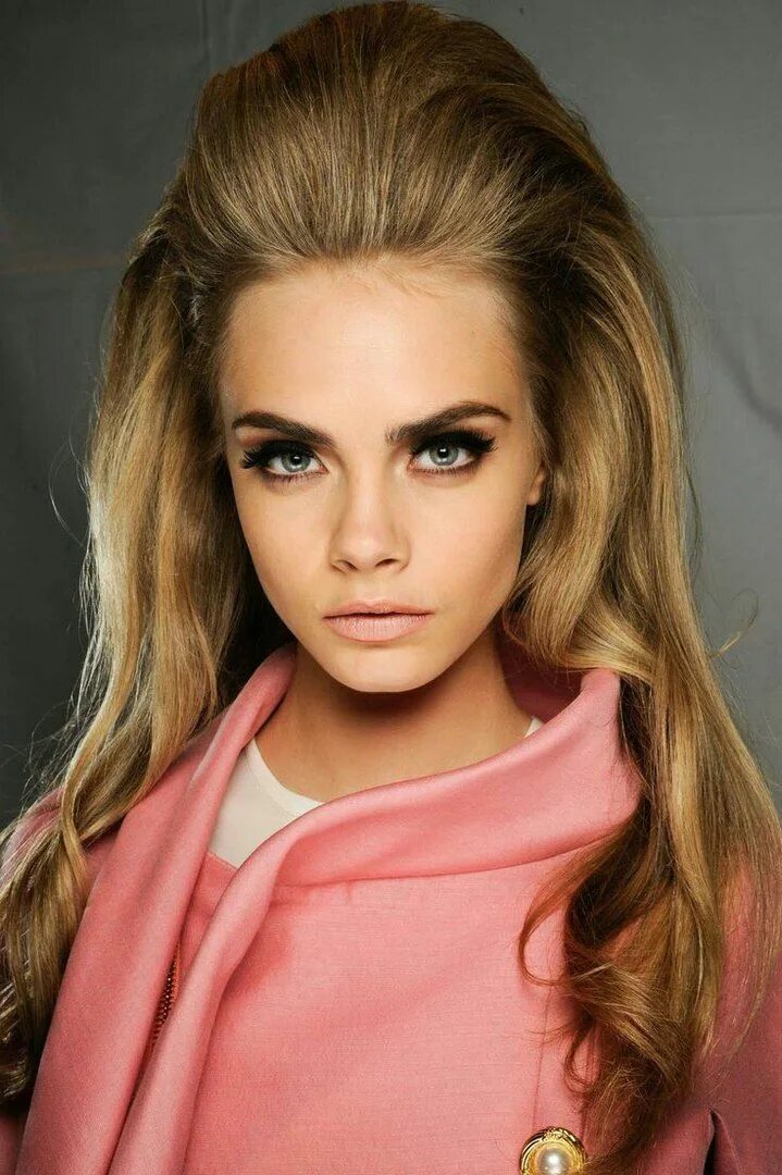 Прическа с начесом Новости Bouffant hair, Cara delevingne, Retro hairstyles