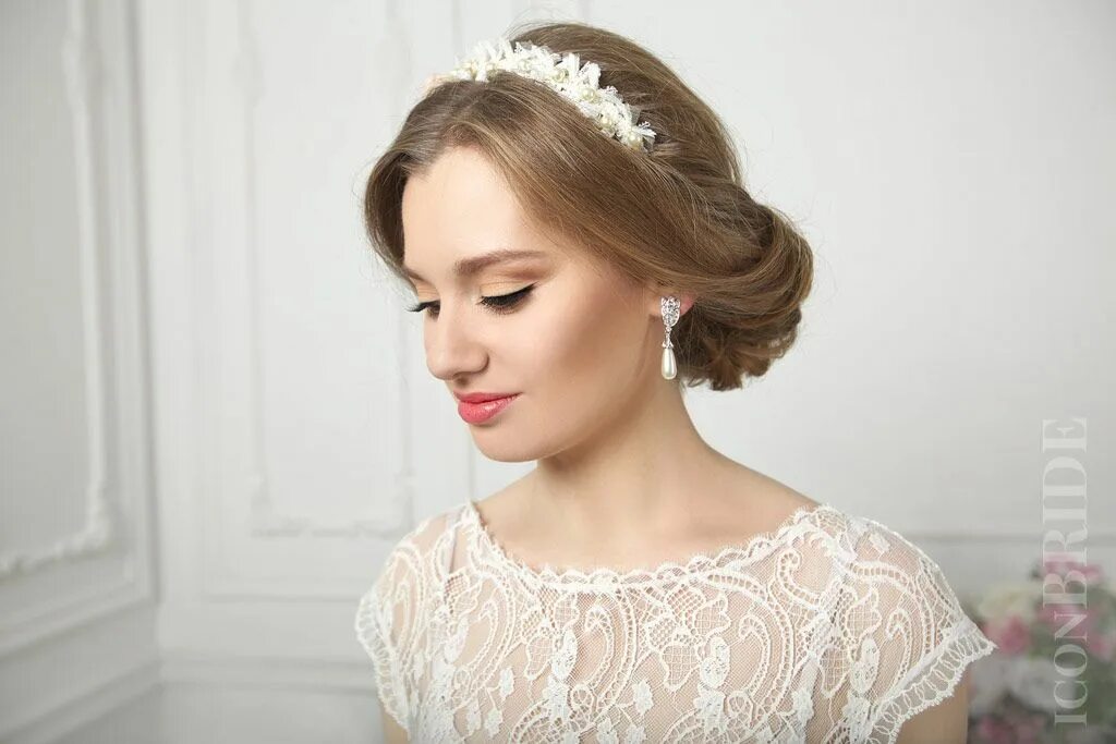 Simple but elegant. Bridal hair updo, Hair pieces, Wedding hairstyles