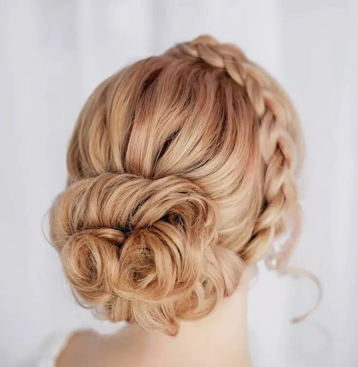 Прическа с плетением на средние волосы 80+ Chic Wedding Hairstyles for the Perfect Bridal Look (With images) Elegant we