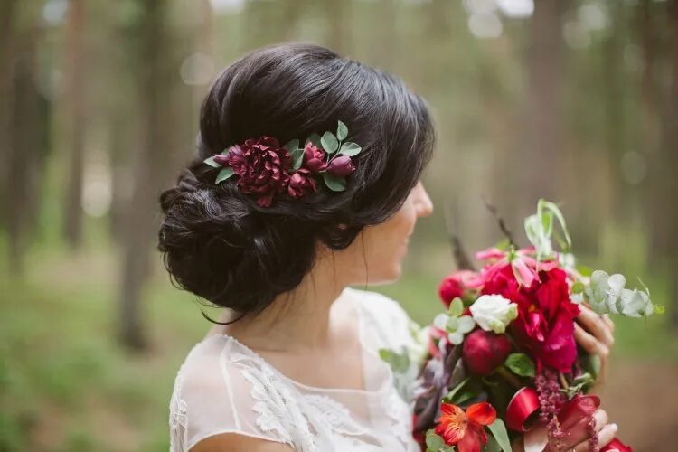 Свадебные прически, украшенные цветами Hair styles, Flower braids, Braided bun h