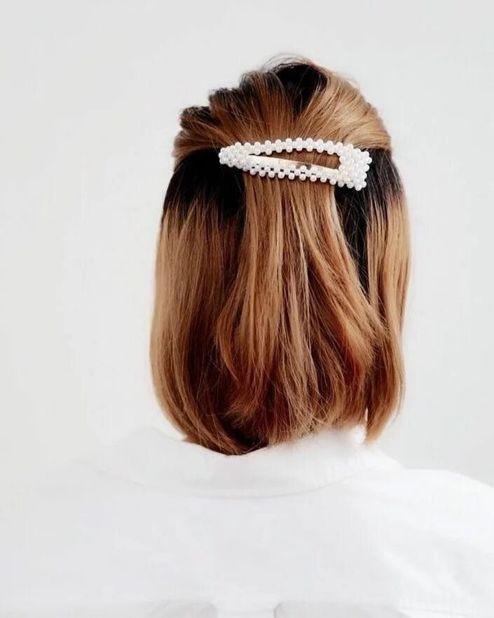 Прическа с заколками на короткие волосы Pearl Barrette #HumpDayHair Hair scarf styles, Womens hairstyles, Long hair styl