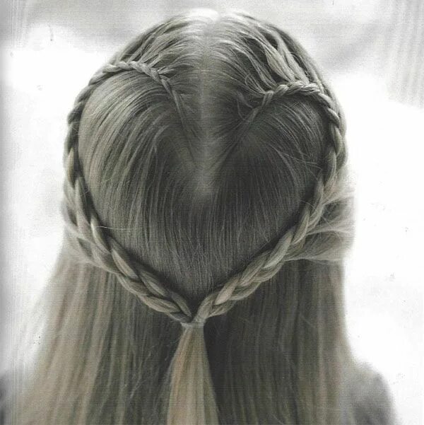 Прическа сердечко из косичек для девочек Adorable DIY Hairstyle for Flower Girls hair Plaits hairstyles, Hair styles, Hea