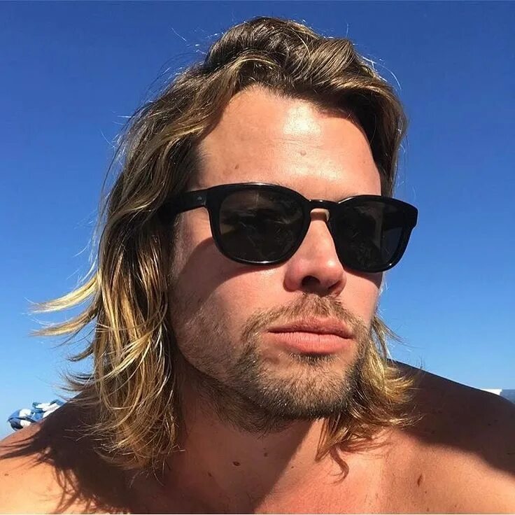 Прическа серфера мужская 22+ Long Hair Ideas For Men: 2024 Trends + Styles Long hair styles men, Surfer h