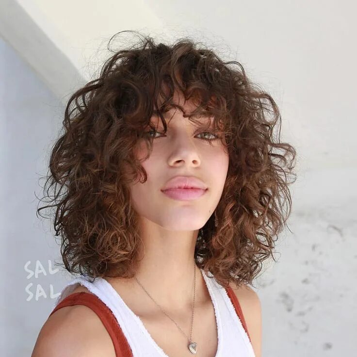 Прическа шега фото SAL SALCEDO on Instagram: "Let the Hair follow the Wind ✨ Styled using curly pot