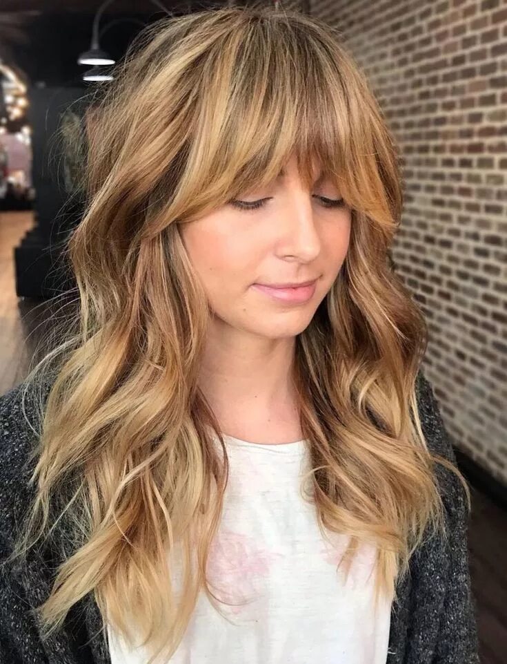 Прическа шегги на длинные волосы с челкой Wavy Shaggy Hairstyle With Bangs Long shag haircut, Long shag hairstyles, Haircu