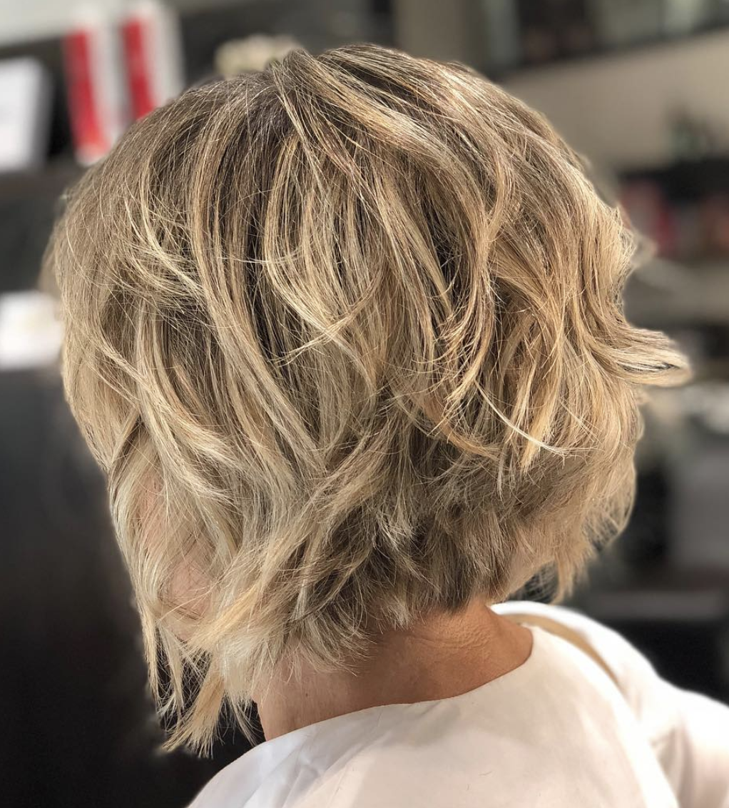 Прическа шегги на каре Short messy bob Messy bob hairstyles, Messy short hair, Short hair styles