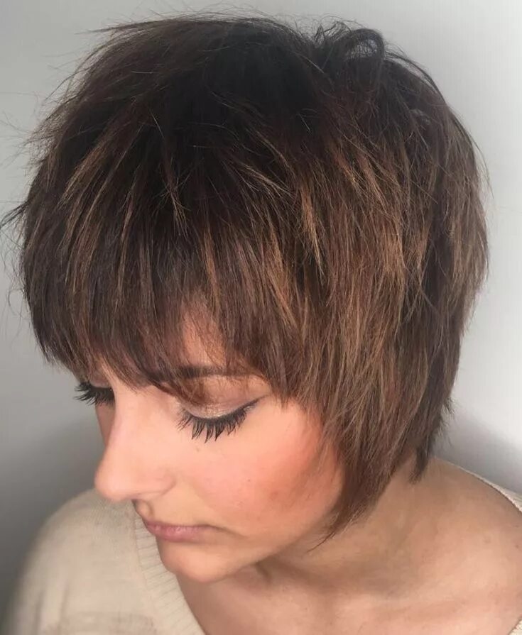 Прическа шегги на короткие Straight Long Feathered Pixie Short choppy hair, Short shag hairstyles, Shag hai