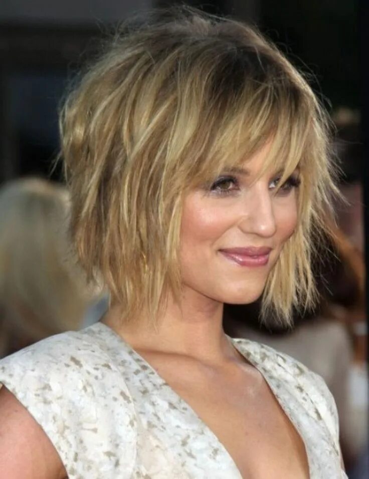 Прическа шегги на короткие волосы без челки Pin by Eliza on hair inspr Short layered bob hairstyles, Layered bob hairstyles,