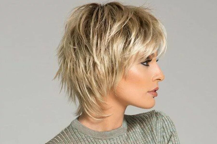 Прическа шегги на короткие волосы без челки 30 Youthful Hairstyles That Look Great at Any Age Short choppy hair, Chin length