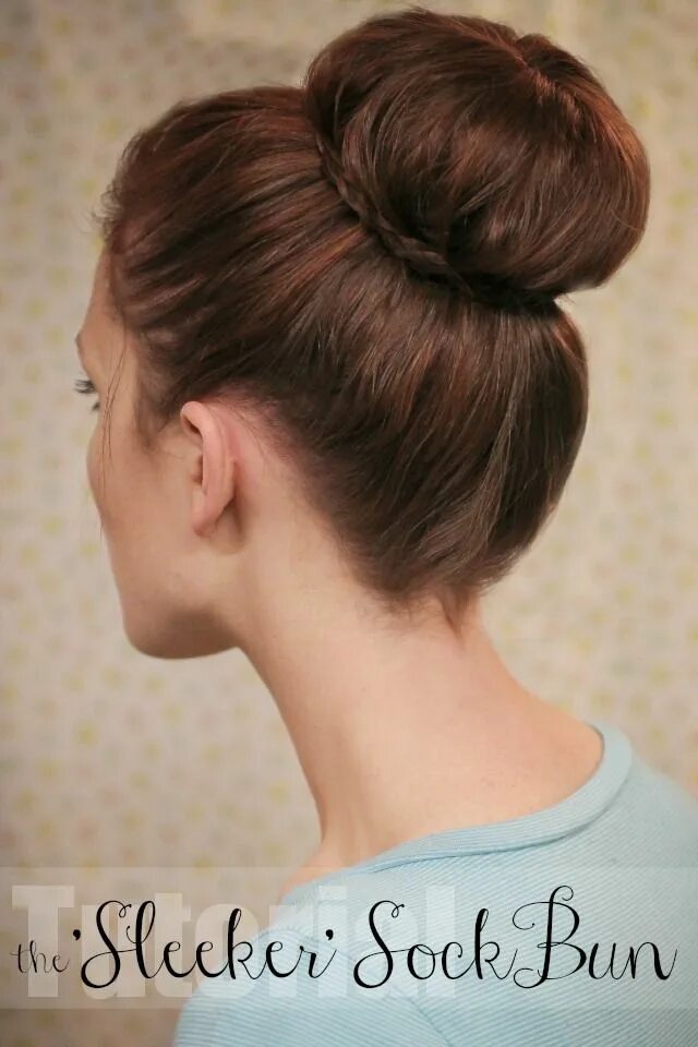 Прическа шишка The Freckled Fox : Hair Tutorial: The 'Sleeker' Sock Bun Hair tutorial, Bun hair