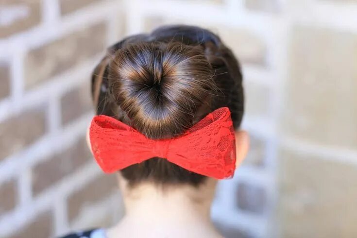 Прическа шишка на голове для девочки 77 Adorable Valentine’s Day Hairstyle Ideas Bun hairstyles for long hair, Cute g