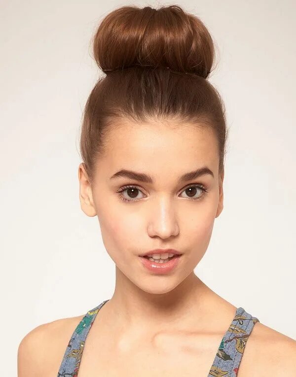 Прическа шишок top bun Hair styles 2014, Hair donut, Bun hairstyles