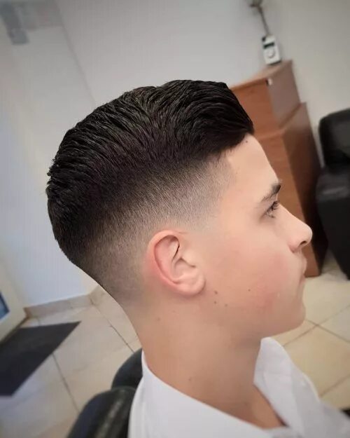 Прическа школьный мужской Short Haircut with Skin Fade Teen hairstyles, Teen boy haircuts, Boys haircuts