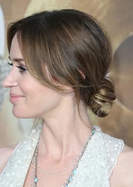 Прическа шторки на длинные волосы Emily Blunt Photostream Long hair with bangs, Bangs with medium hair, Blunt hair