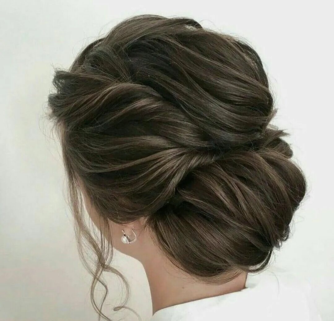 This beautiful bridal updo hairstyle perfect for any wedding venue Frisur hochze