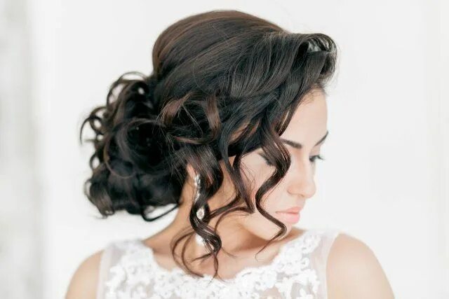 Прическа собранные локоны на средние Coiffure mariage cheveux longs : 55 idées de coiffure mariée cheveux long Coiffu