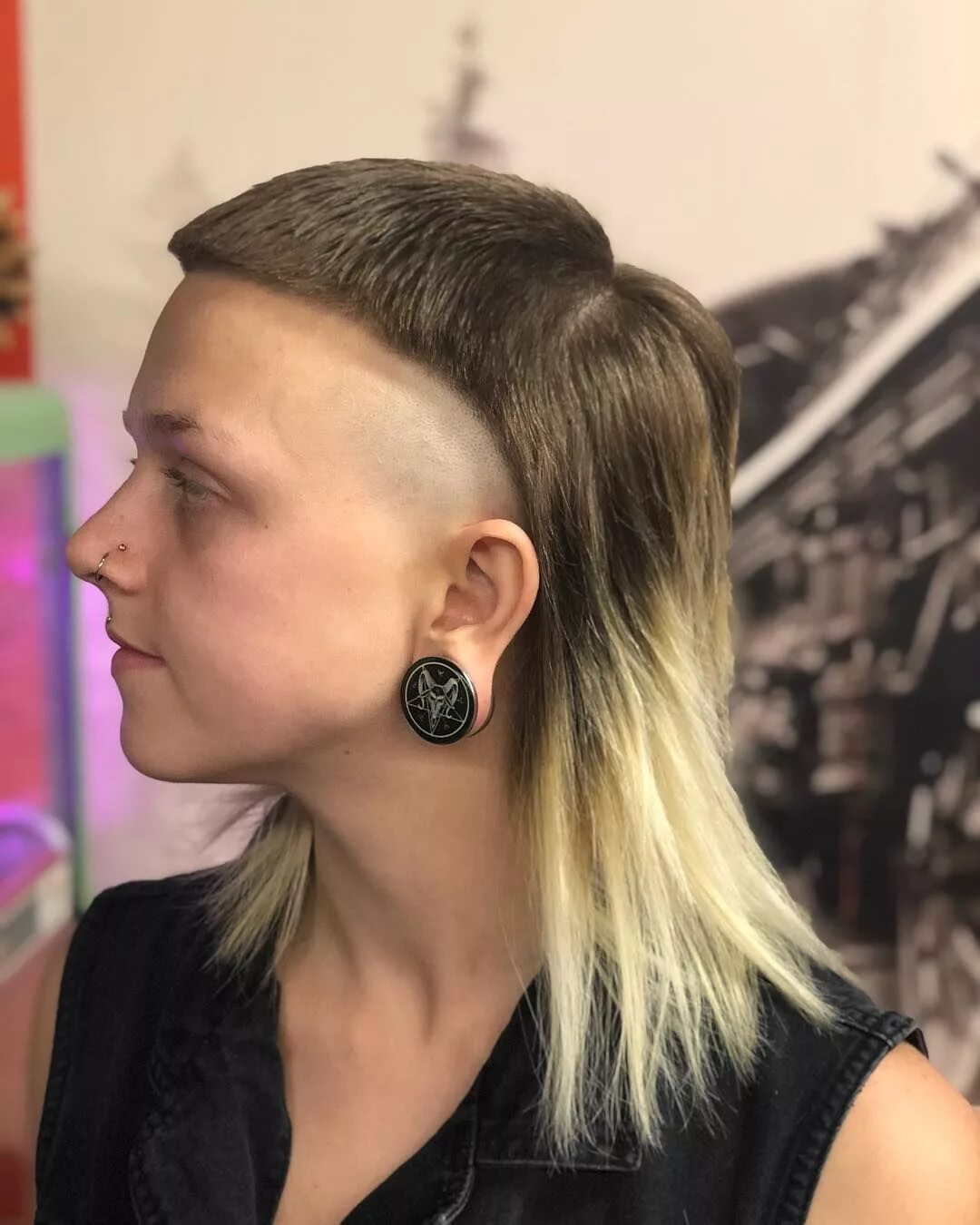 Прическа спереди modern mullet girl Короткая слоистая стрижка, Прически, Юмор про волосы