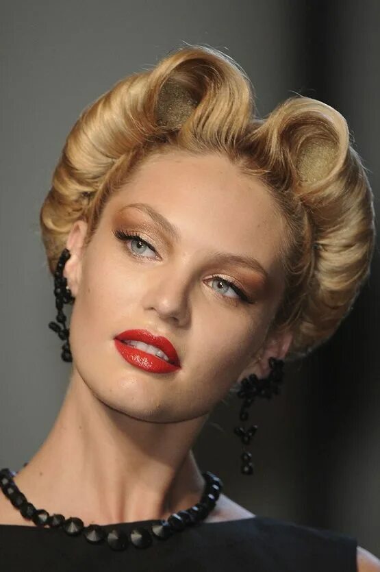 Прическа стиль фото Candice Swanepoel Retrofrisyrer, Vintage frisyrer, Hårmakeup