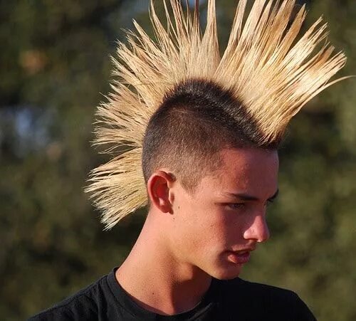 Прическа стоящие волосы 10 Funky Liberty Spike Ideas for Men 2019 Mohawk hairstyles, Mohawk haircut, Moh