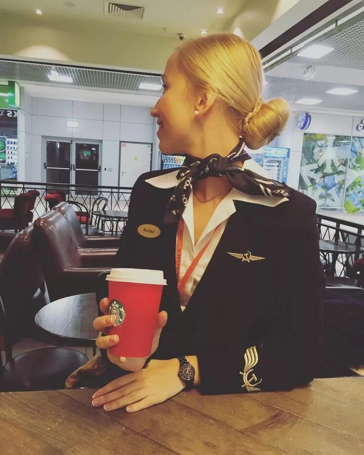 Прическа стюардессы на длинные Instagram photo by Alena Ryabchikova * Dec 9, 2015 at 8:31pm UTC Flight attendan