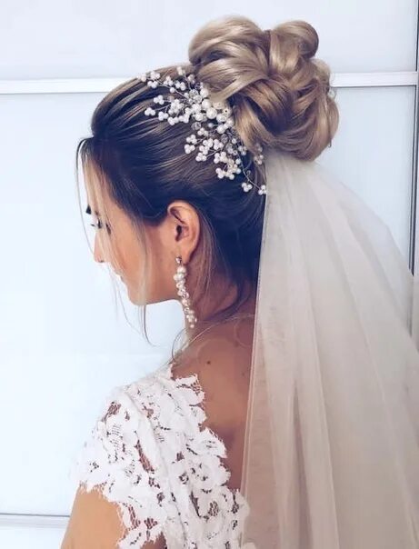 10 Charming Bridesmaid Hairstyles Ideas You Can Try Wedding hairstyles, Bride ha