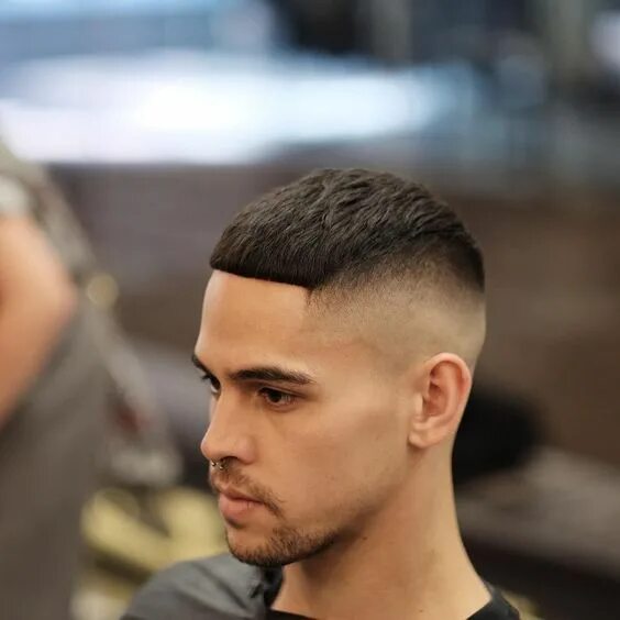 Прическа цезарь короткая мужская стрижка 2019 Мужская стрижка Цезарь Mens hairstyles pompadour, Haircuts for men, Mens ha