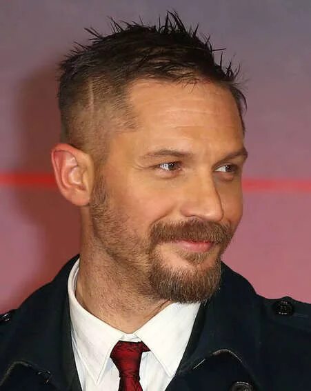 Прическа тома Pin by Jayd Arend on Style Tom hardy haircut, Tom hardy taboo haircut, Tom hardy