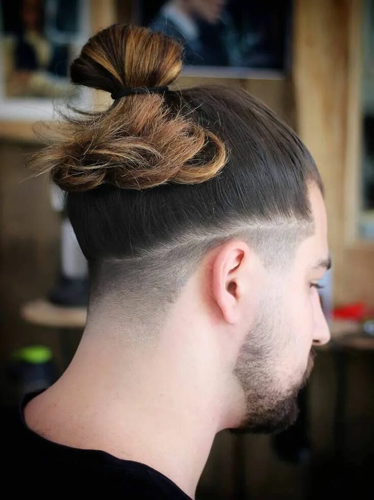 Прическа топ кнот мужская 20+ Top Knot Hairstyles: Visual Guide for Men Top knot hairstyles, Stylish hair,