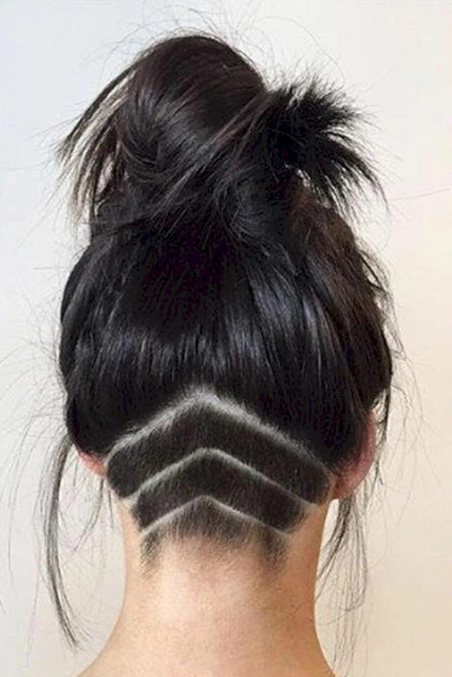 Прическа треугольником женская Awesome 71 Lovely Undercut Hairstyle for Women Ideas from https://fashionetter.c