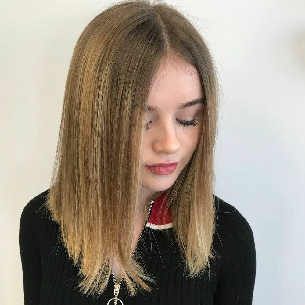 Прическа удлиненное каре девочка 69 Middle Part Hairstyles Trending Right Now Middle part hairstyles, Medium hair