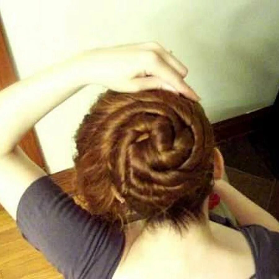 Прическа улитка для девочки Pin by brenda baer on hair dos Hair, Braided hairstyles, Short hair styles