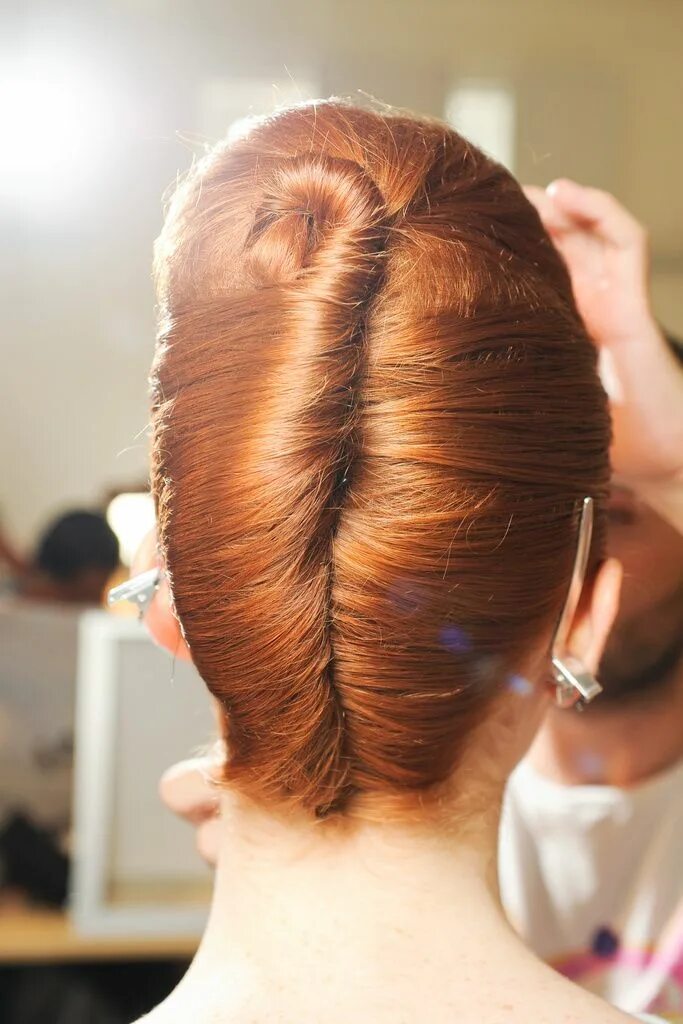 Прическа улитка на длинные Runway Rochas Spring-Summer 2012 in 2023 French twist hair, Hairdo for long hair