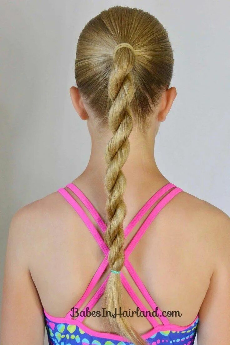 Прическа в бассейн для длинных волос Simple hairstyles.. #stepbystepeasyhairstyles Swimming hairstyles, Little girl h