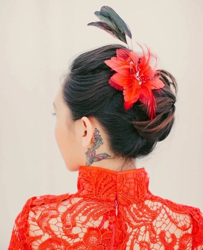 Прическа в китайском стиле для девочки 10 Reasons to Have Your Wedding During the Chinese New Year Reception look, Bun 