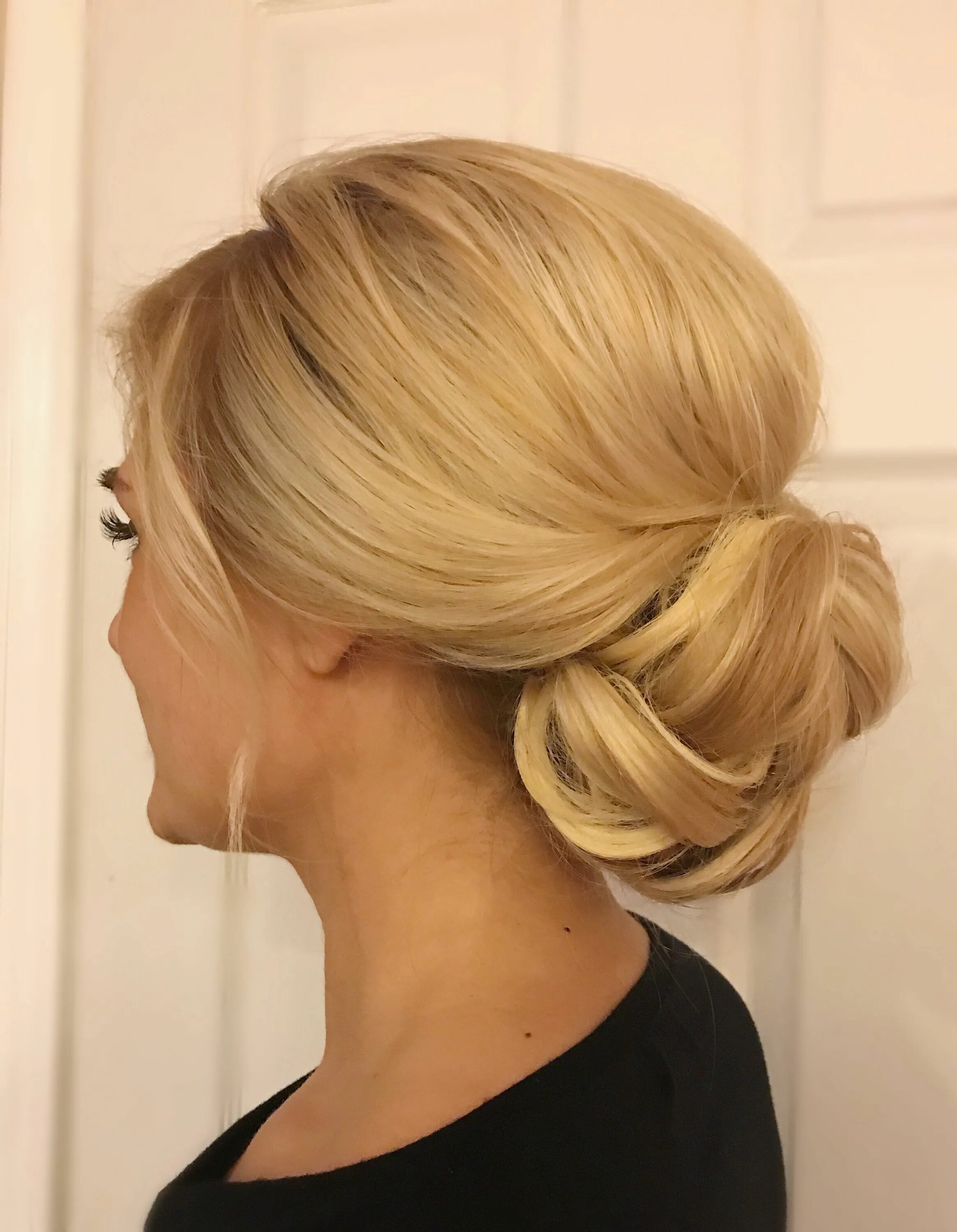 Прическа в офис на средние Wedding Hairstyles: A 7 Step Plan For Perfect Hair Bridal hair updo, Low bun wed