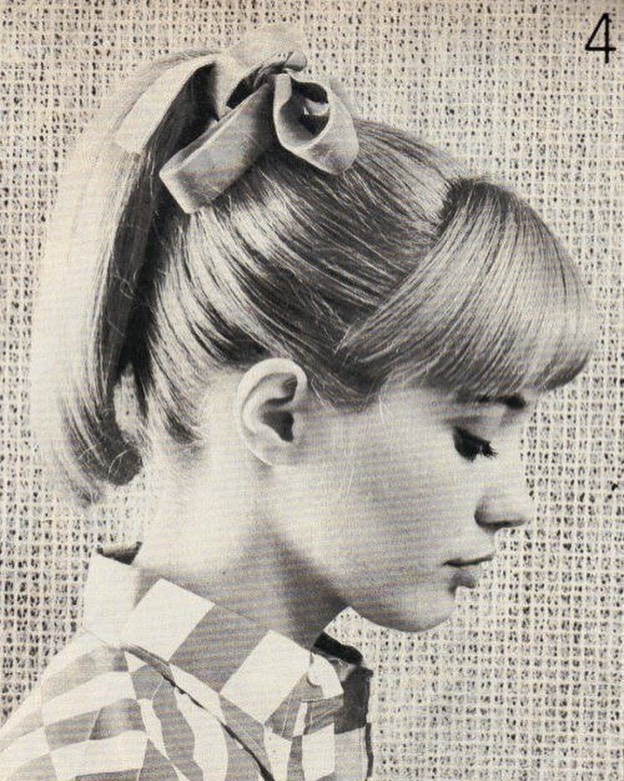 Прическа в ретро стиле для девочки Yé-Yé Groupie on Instagram: "Gillian Hills, 1960s. #gillianhills #60s #frenchpop