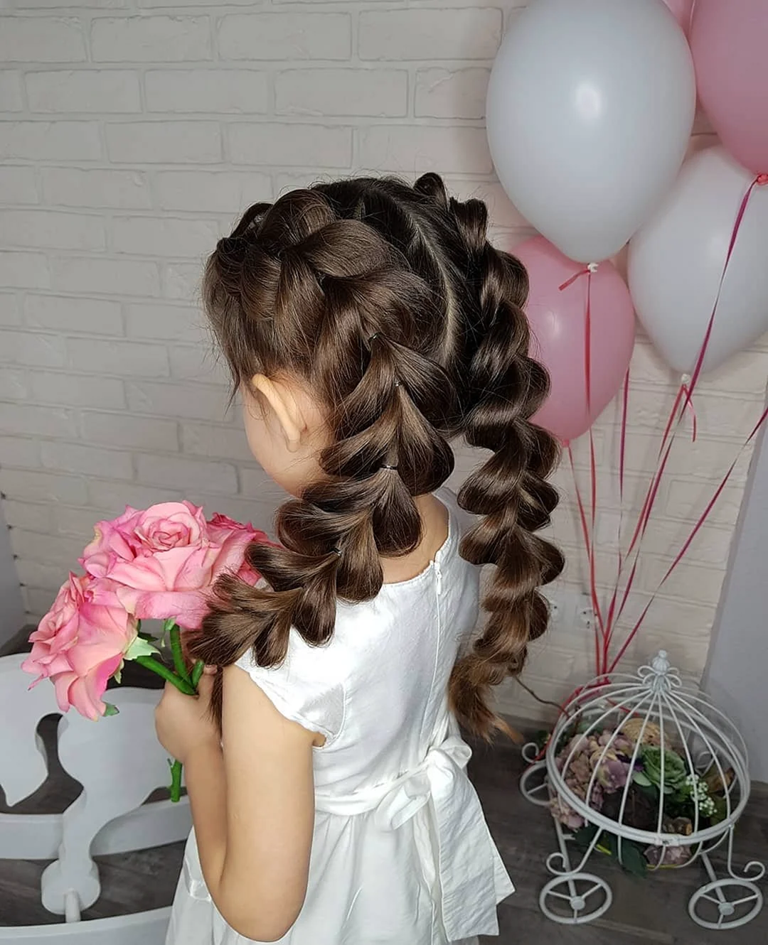 Ideias de penteados para as daminhas - Lejour Penteado para florista, Penteados 