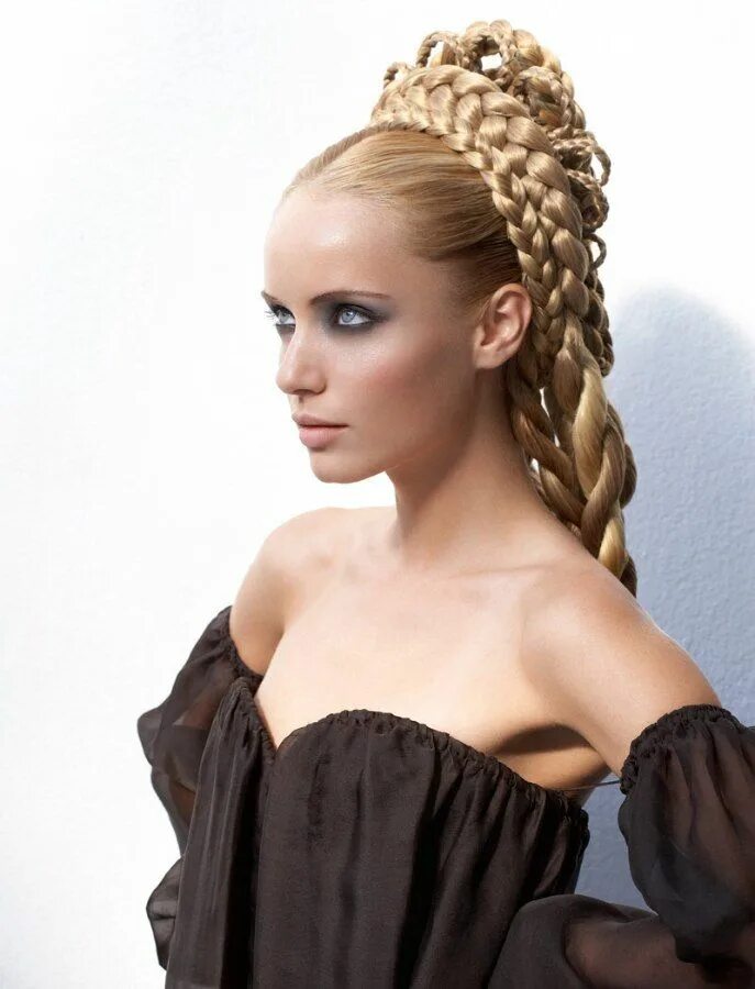 Прическа в сауну на длинные волосы Elaborate and beautiful hairstyles with smooth waves, braids and dreadlocks Beau