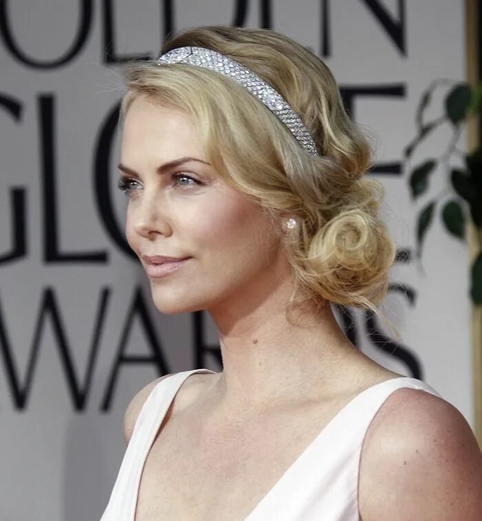 Прическа в стиле гэтсби 4 Easy Ways to Wear a Modern-Day Tiara Like a Celebrity Headband hairstyles, Pre