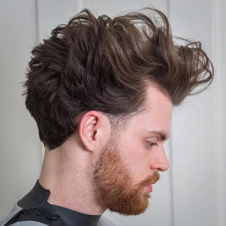 Прическа в стиле гранж мужская Der Pompadour-Haarschnitt Pompadour hairstyle, Pompadour haircut, Long curly hai