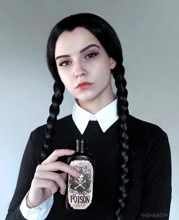 Прическа в стиле уэнсдей для девочки Wednesday Addams by https://www.deviantart.com/nmamontova on @DeviantArt Cool ha