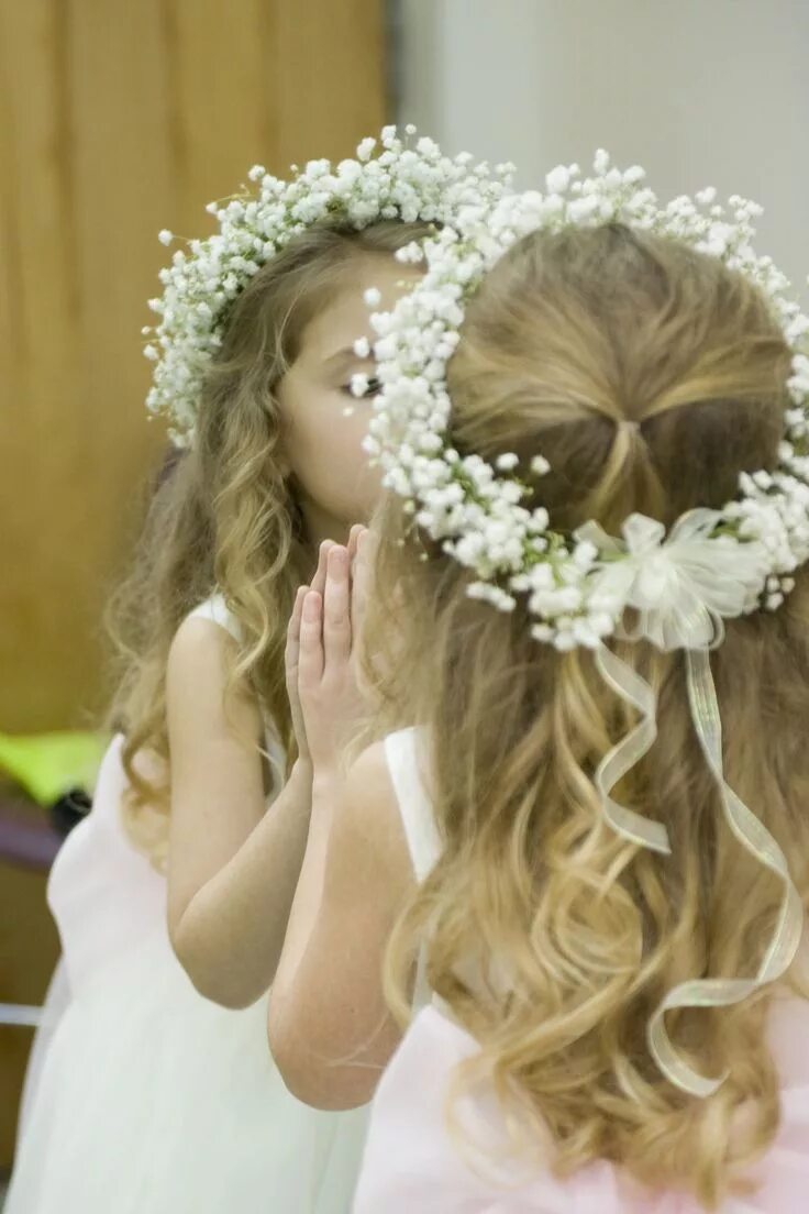 Прическа венок для девочки Pin by Claudia García on Peinados Flower girl hairstyles, Flower girl crown, Flo