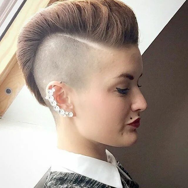 Прическа висков Pin on Mohawks Half shaved hair, Shaved side hairstyles, Edgy hair