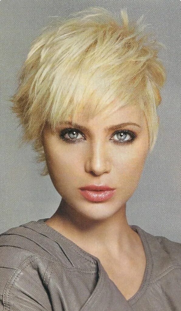 Прическа волчица на короткие волосы pixiehaircuts.net Hair styles, Hair styles 2014, Pixie hairstyles