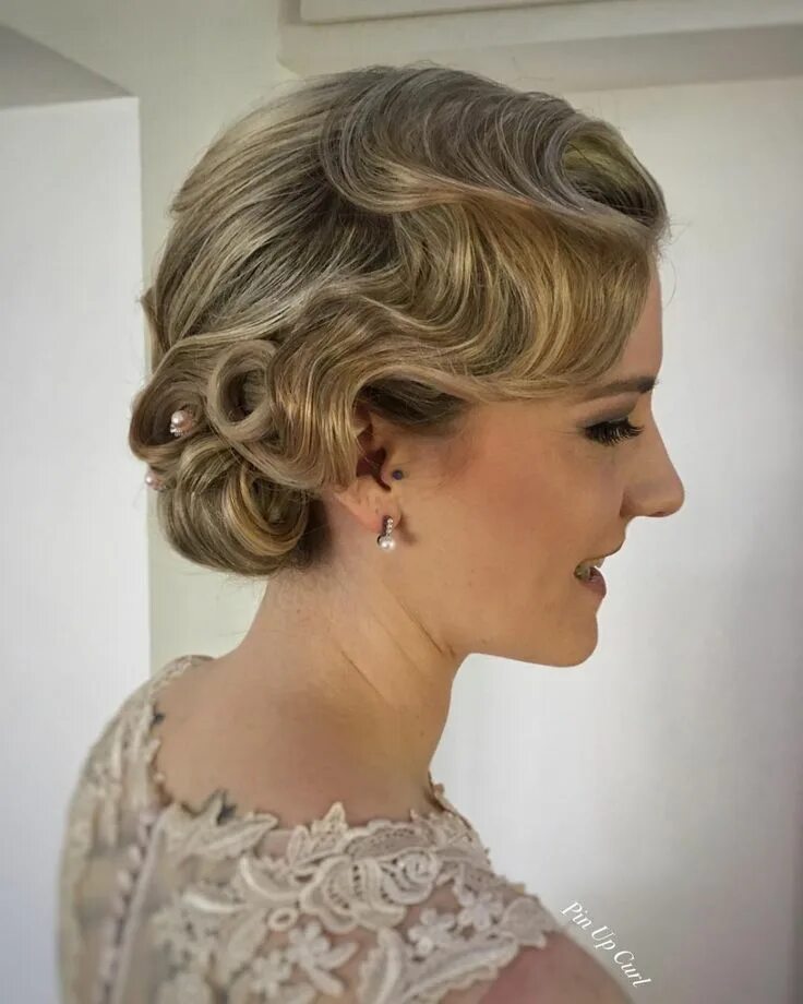 Прическа волны на короткие волосы на свадьбу Vintage Glam: The Top 23 Roaring 1920s Hairstyles Roaring 20s hairstyles, Medium