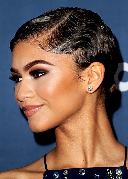 Прическа волосы лица Daily Zendaya Finger wave hair, Finger waves short hair, Hair waves